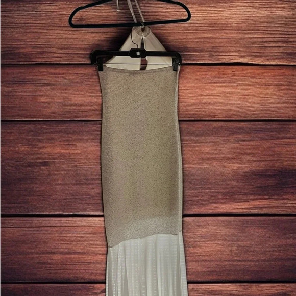 A'gaci Creme Dress - Size Medium (C5) - Picture 9 of 9